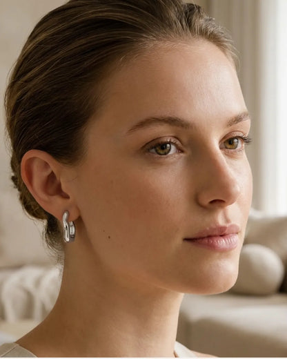 Elodie Wavy Hoop Earrings Modern