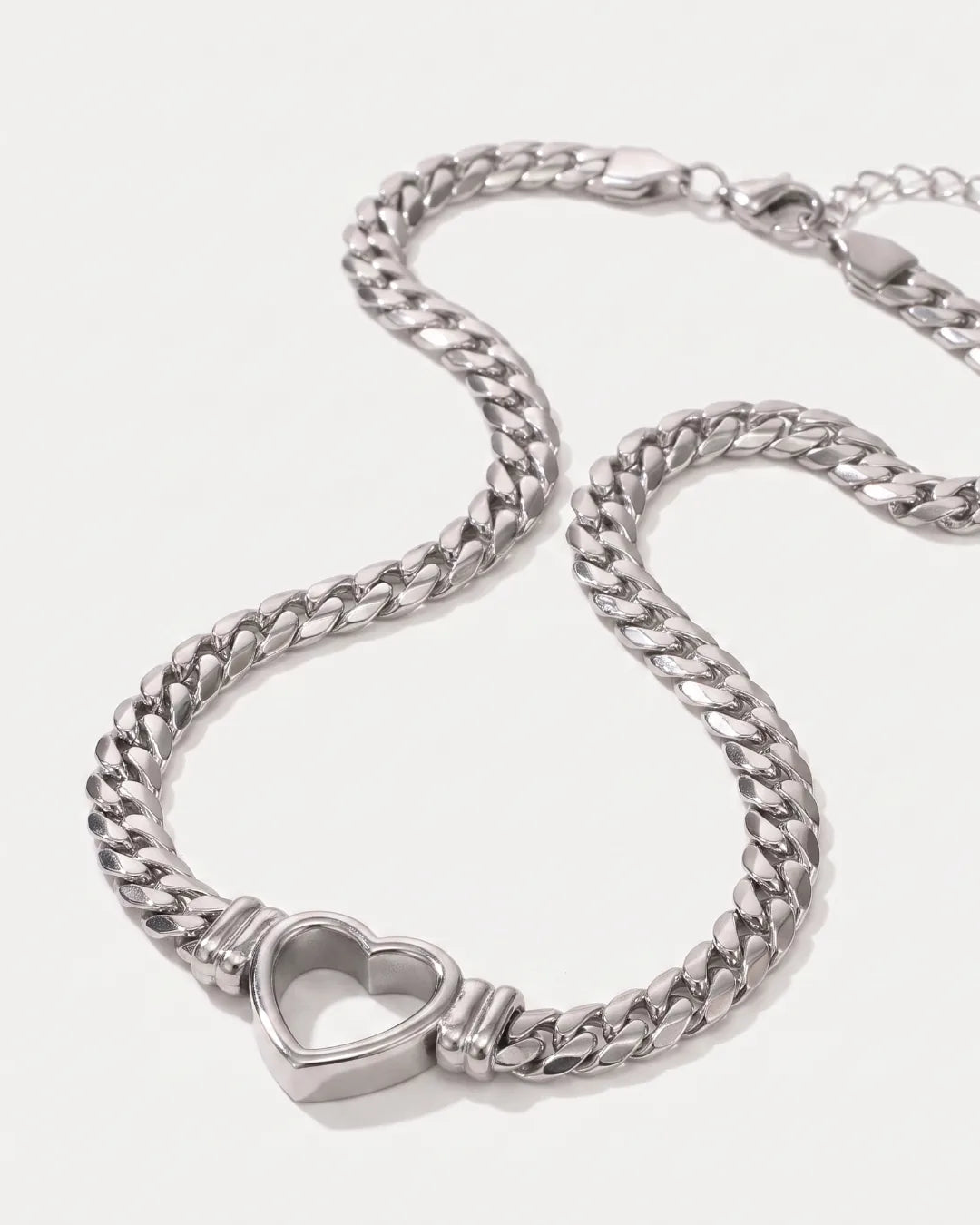 Valentina Heart Chain Necklace Amour