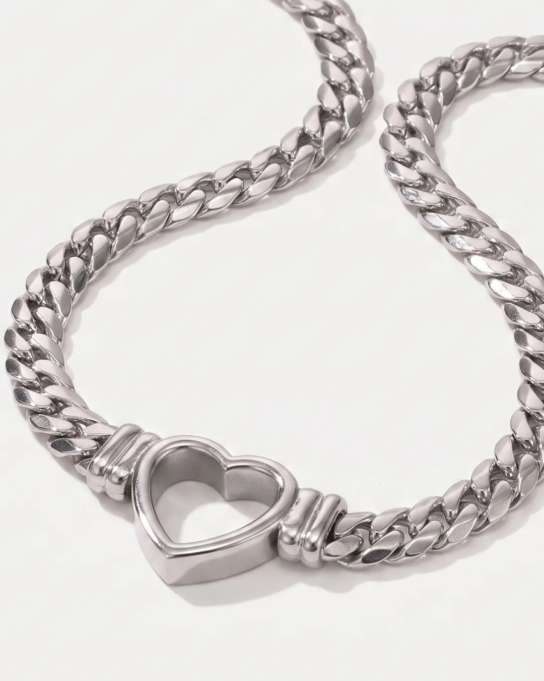 Valentina Heart Chain Necklace Amour