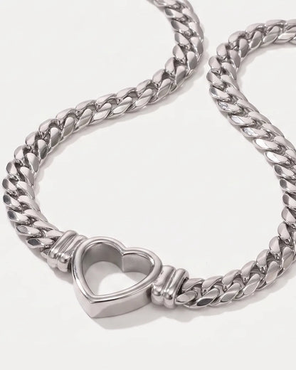 Valentina Heart Chain Necklace Amour