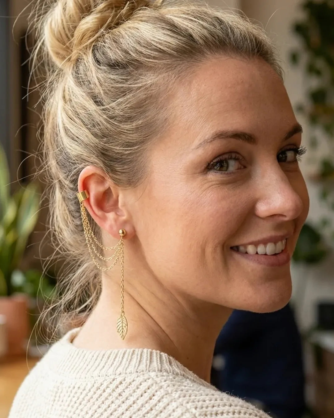 Avielle Leaf Drop Chain Ear Cuff (single ear)